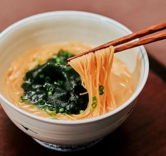 ゼンブヌードルで作るわかめラーメン