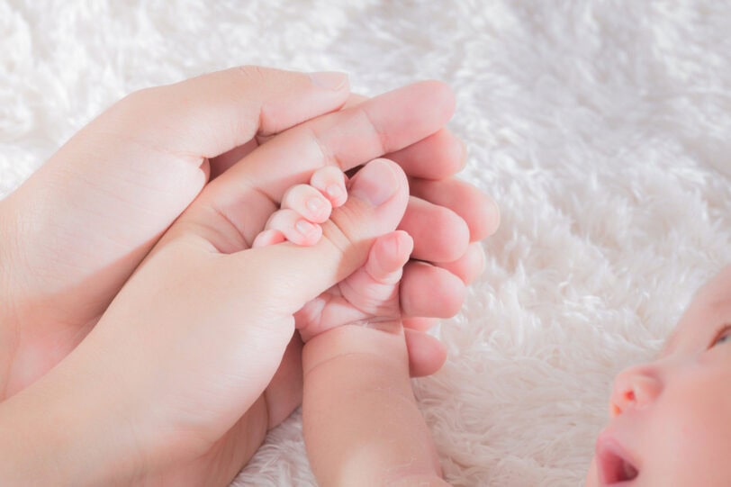 ニューボーンフォトは100均で揃えた小物を使ってセルフ撮影しても素敵な写真が撮れる!