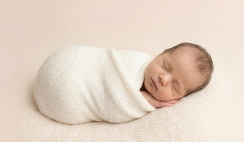 ニューボーンフォトで後悔しないために|撮る?撮らない?その選択が未来の宝物を決める